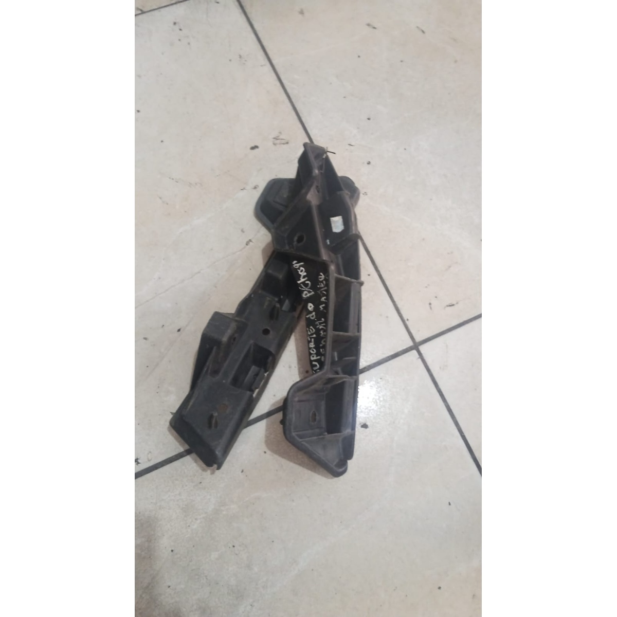 Par Suporte Guia Parachoque Master 2013 2014 2015 2016
