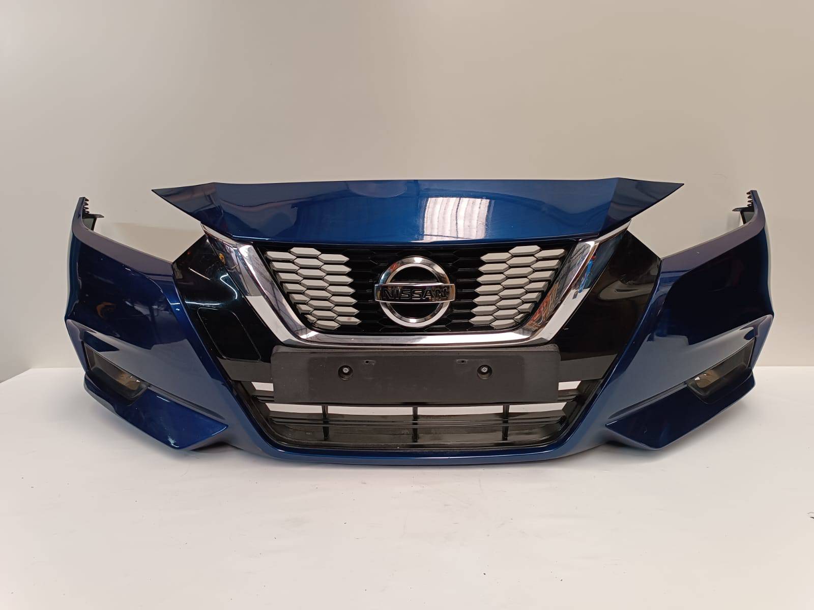 Parachoque Dianteiro Nissan Versa - Imagem 1