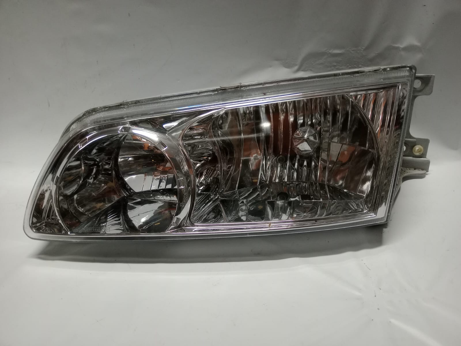 FAROL HYUNDAI H 100 1997 / 2003 MASC CROM LENTE ESTRIADA LE