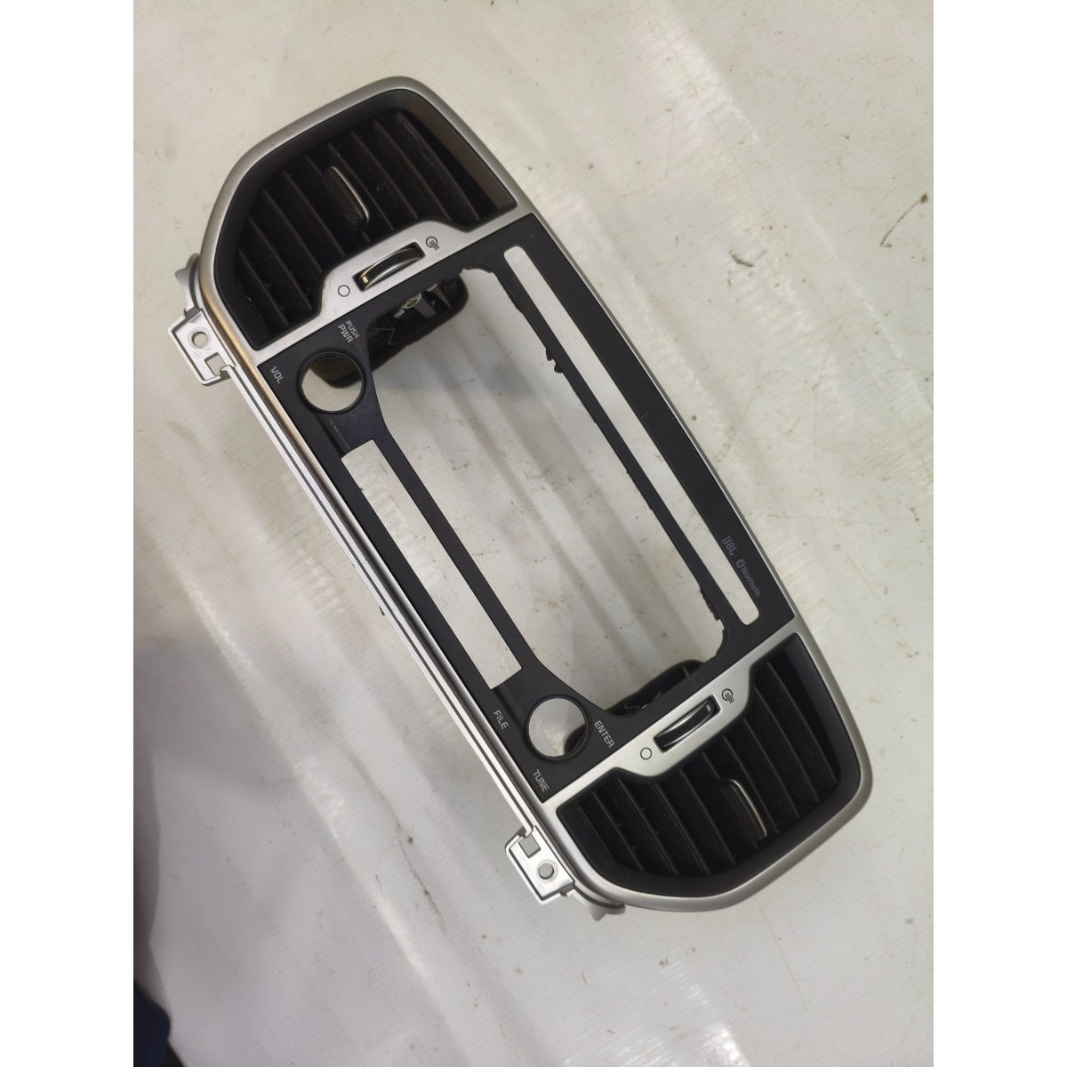 Suporte Central Painel Facia M14 485 Hyundai Kia 2017 A 2022 - Imagem 2
