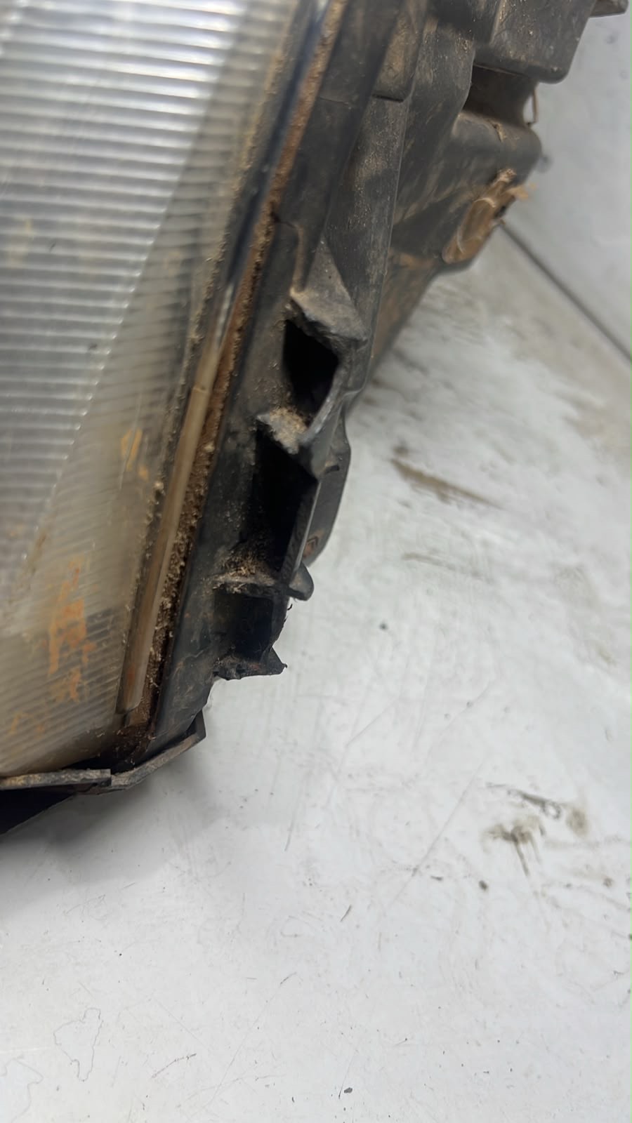 Farol Iveco Daily 2010 Lado Direito - Imagem 4