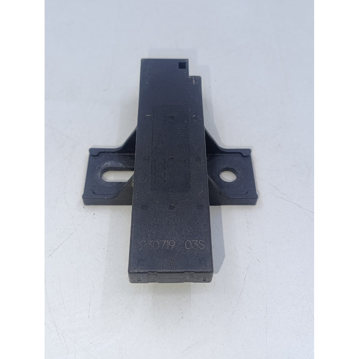 Sensor Antena Keyless T. Esquerdo Audi Q5 2020 80A907247 - Imagem 2
