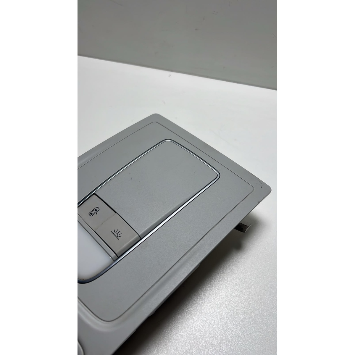 Luz De Teto Central Audi A3 2014 a 2016 8v0951177 - Imagem 4