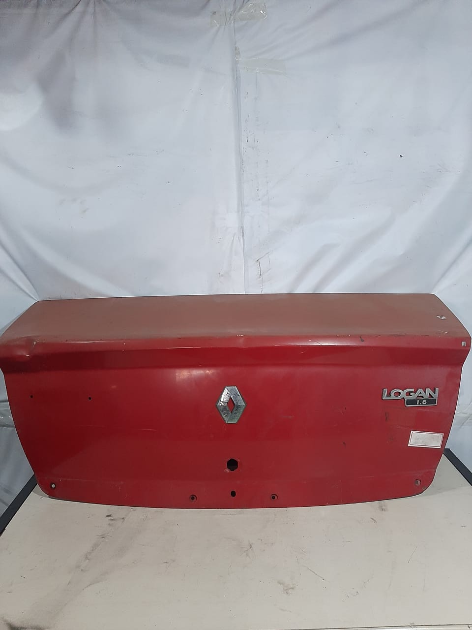 TAMPA TRASEIRA  LOGAN (VERMELHO)