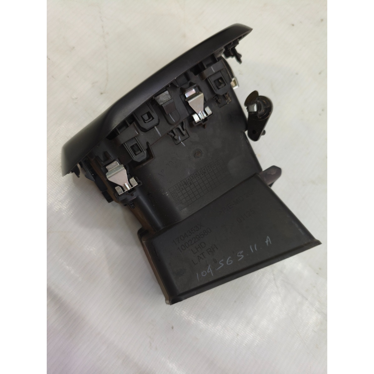 Difusor Ar Lateral Direito Fiat Toro 16/21 100231737 - Imagem 3
