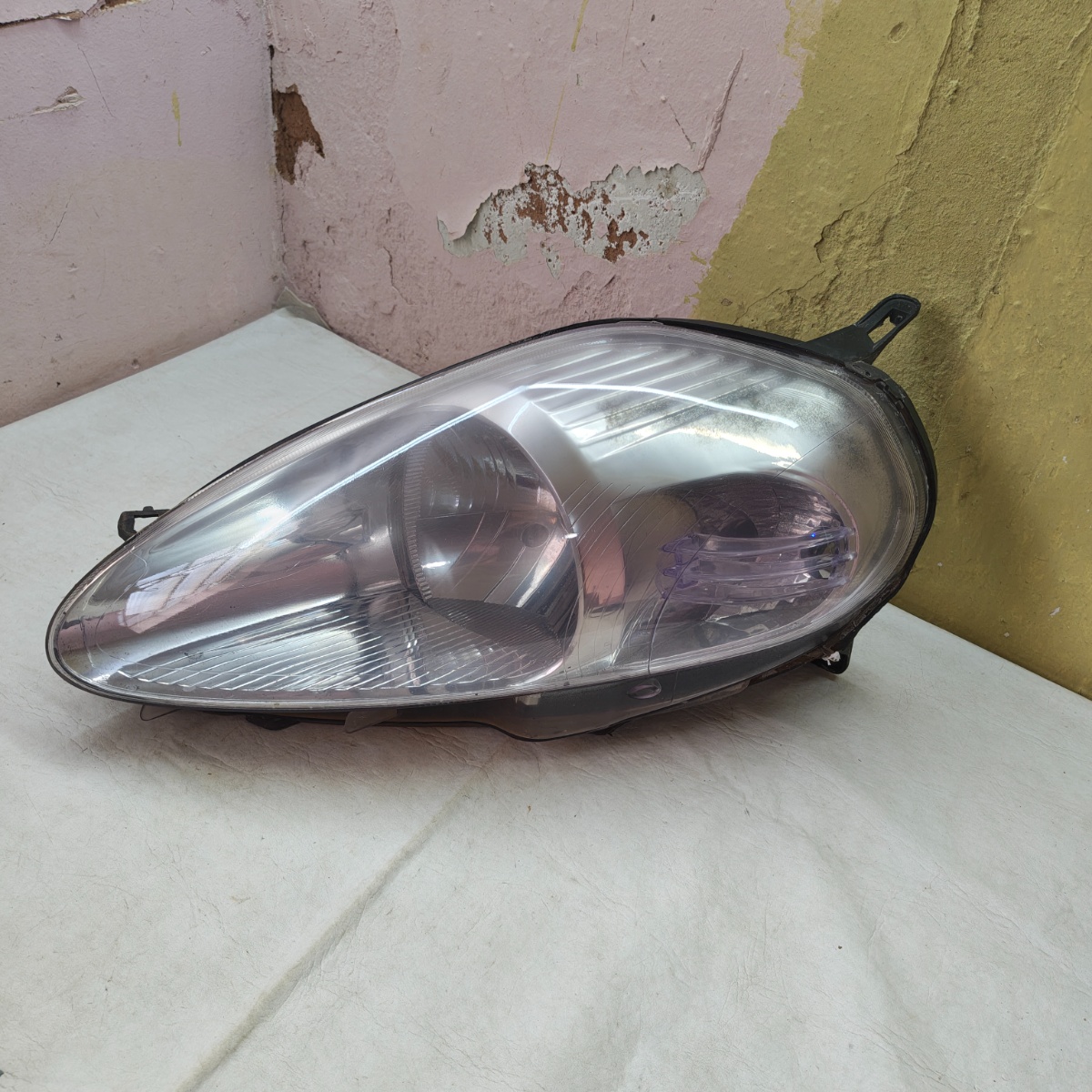 Farol Esquerdo Punto 2007 A 2012 Importadinho