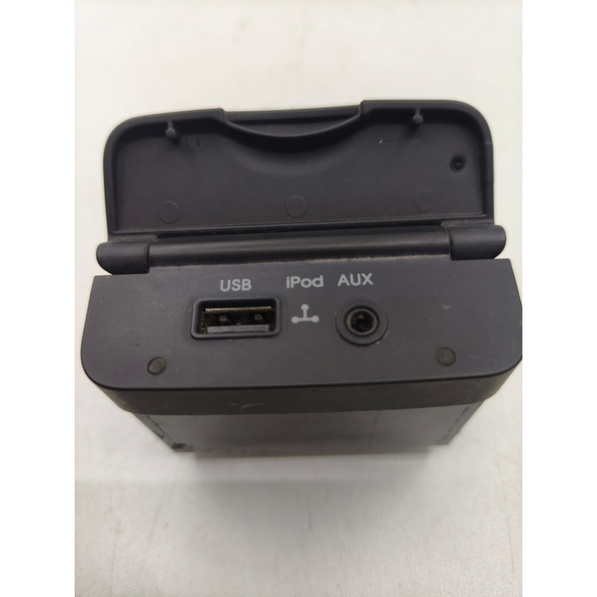 Entrada Usb/Aux Picanto 2011 Kia - Imagem 3