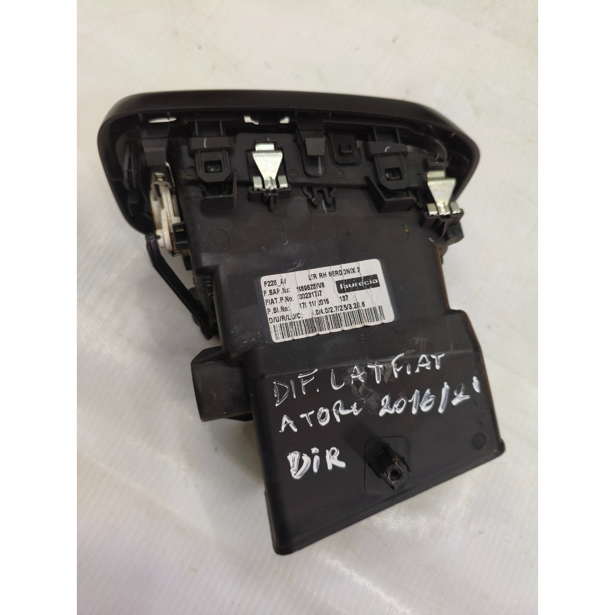 Difusor Ar Lateral Direito Fiat Toro 16/21 100231737 - Imagem 5