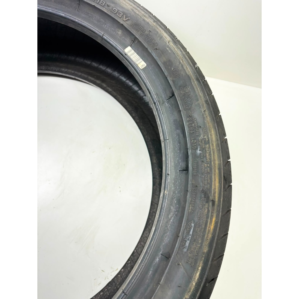 Pneu C/ Detalhe 215/45R18 Goodyear Tire Sinze 93V Aro 18 - Imagem 3