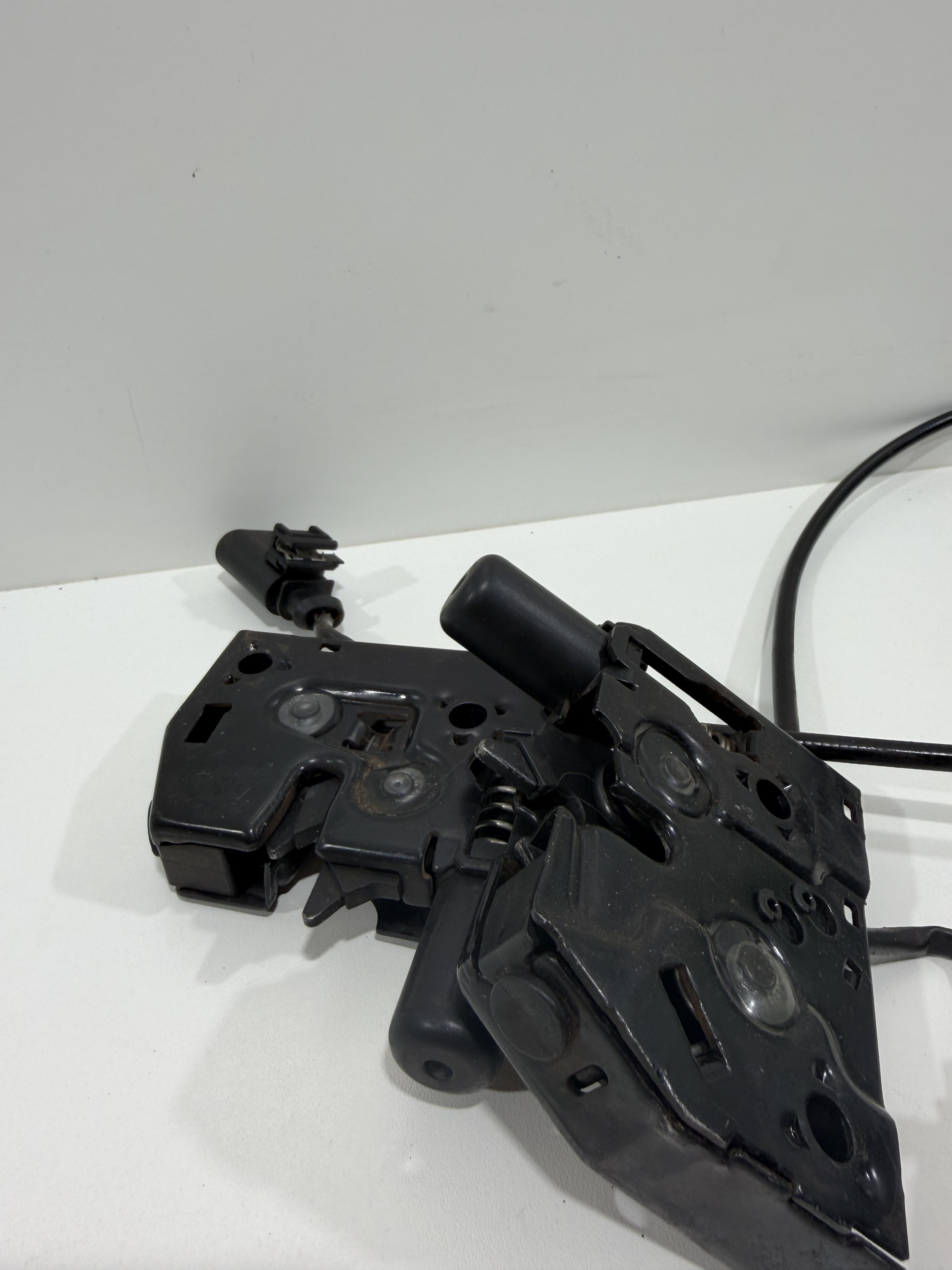 Trava de Capô Audi A3 8V0823509 - Imagem 4