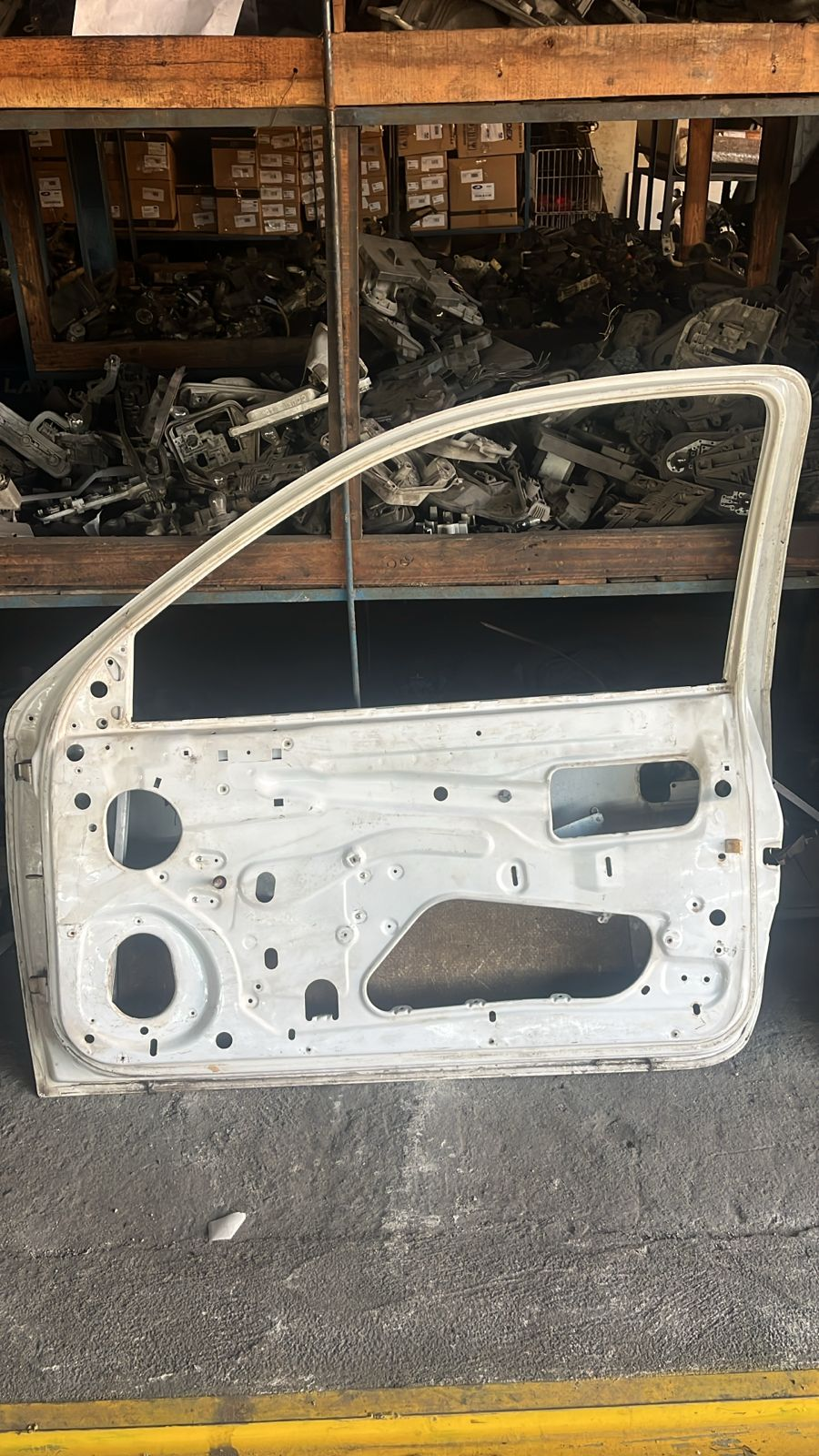 PORTA DIANTEIRA CORSA 94/17 BRANCA LD @ - Imagem 2