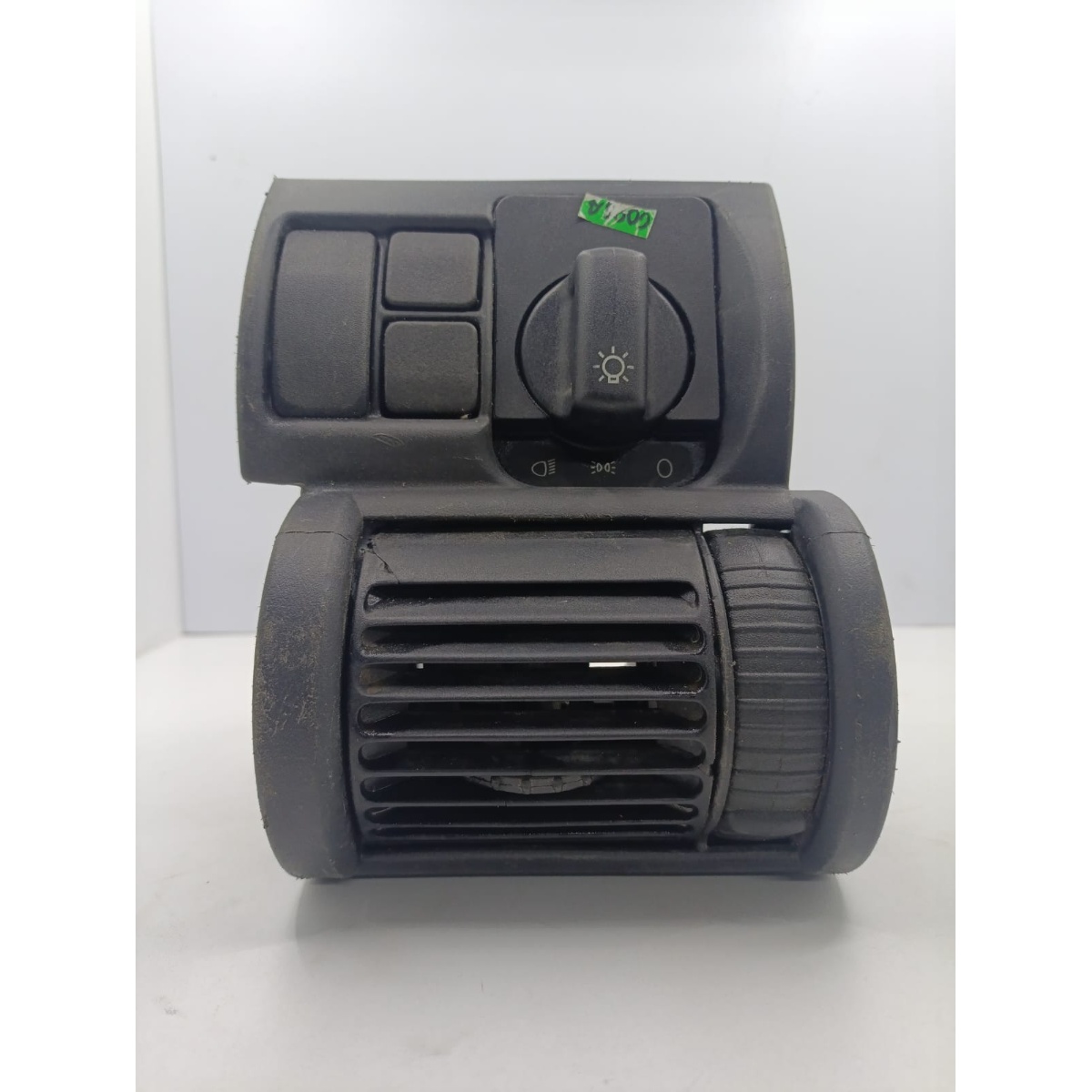 Moldura Difusor Ar L/E GM Corsa Classic 09/14 - Imagem 1