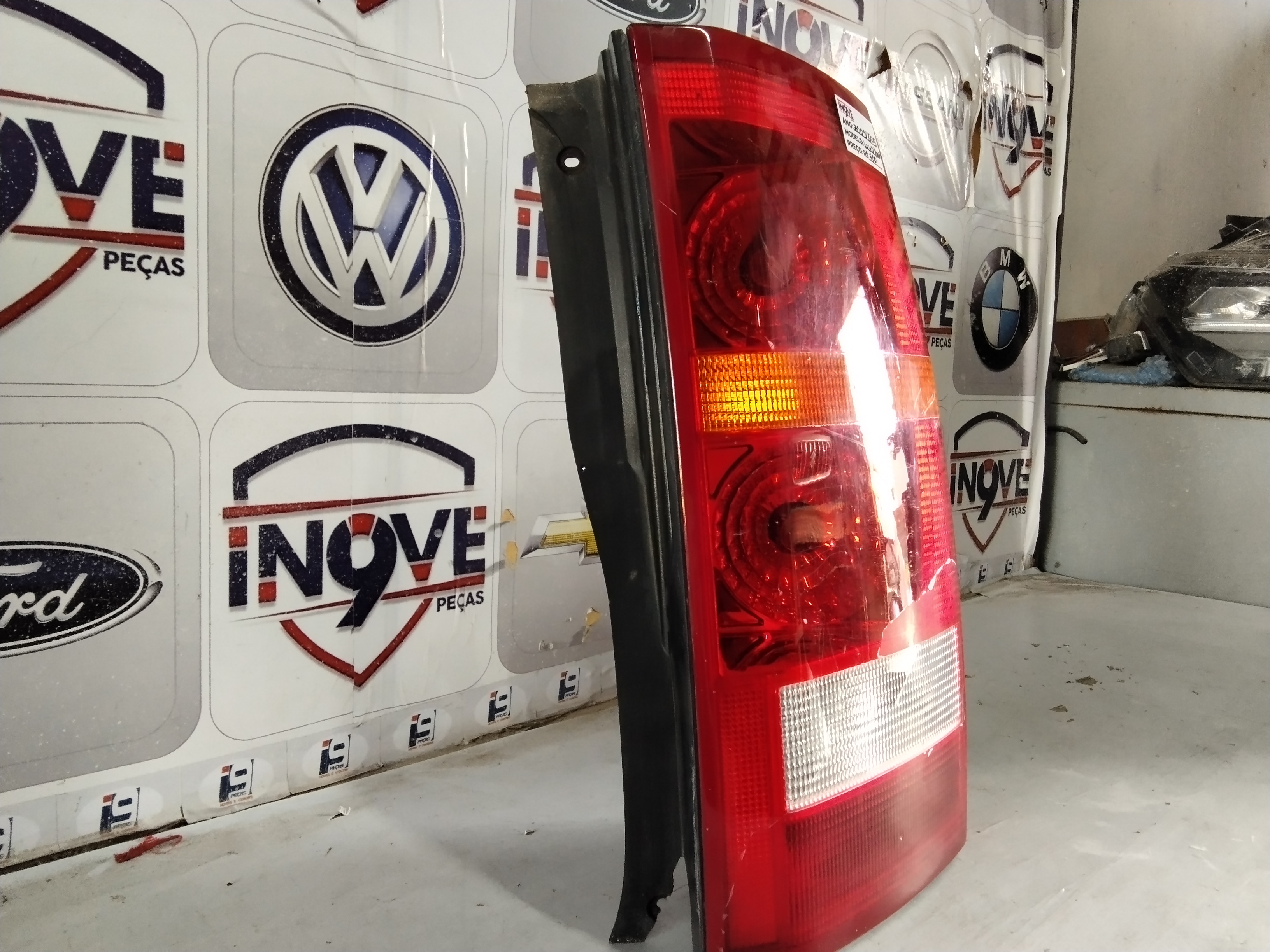 Lanterna traseira direita land Rover Discovery 3 2008