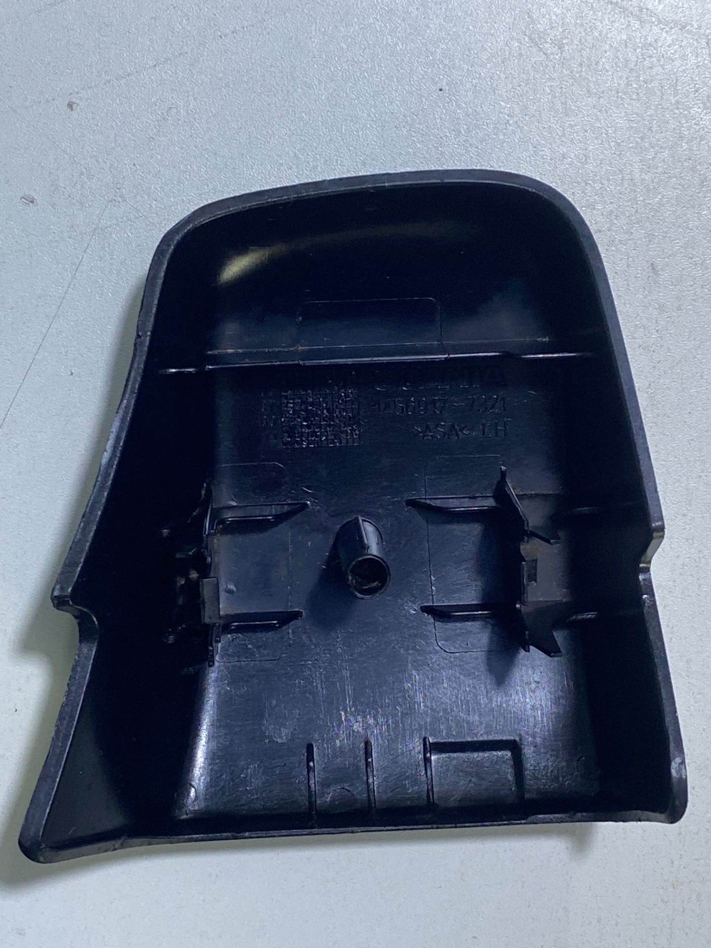 Acabamento Dobradiça Porta Esquerda Scania Série 5/Pgr 08/18 - Imagem 2
