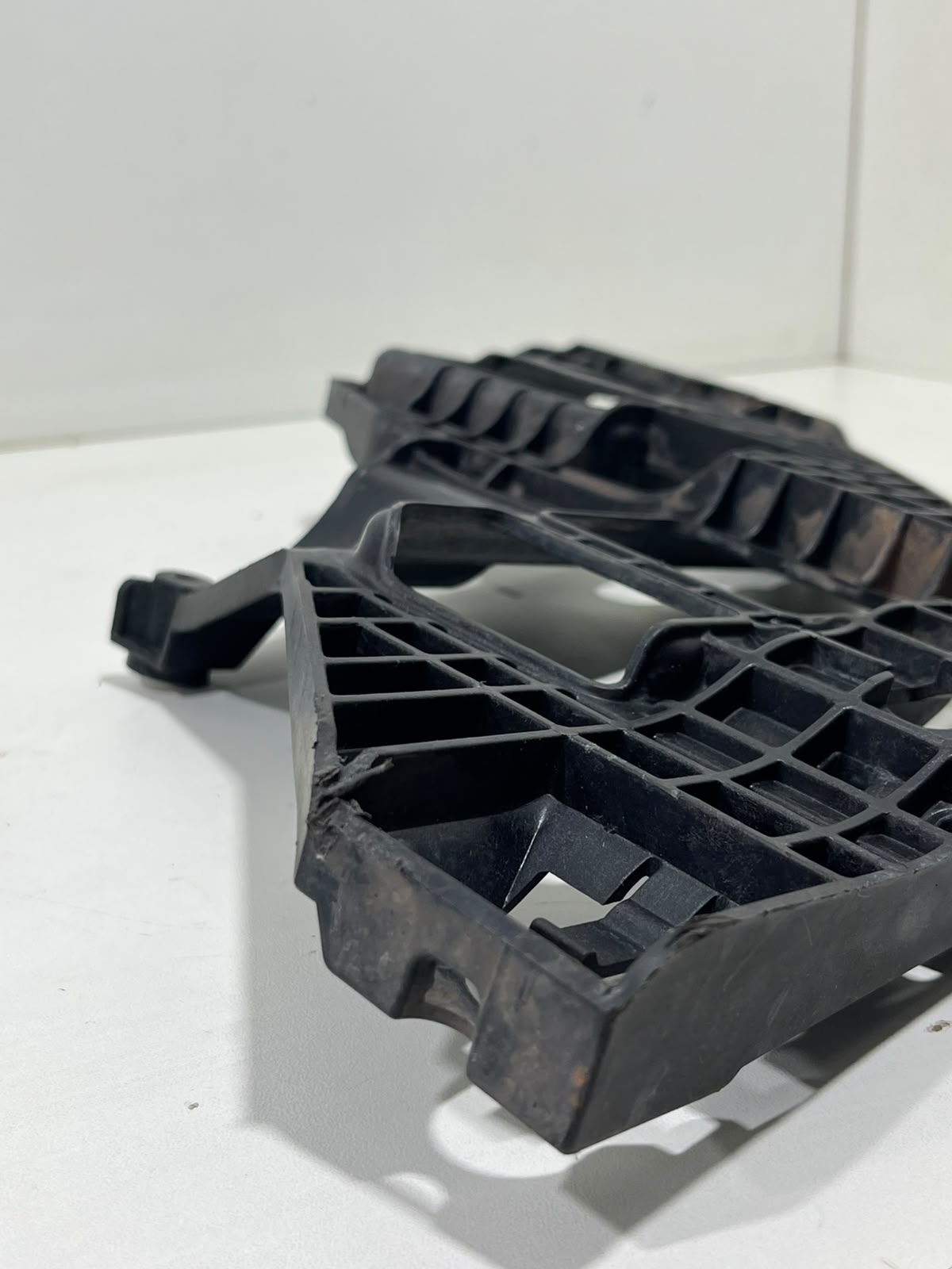 Guia Parachoque Diant Esq Jetta Variant 10/13 5K0807227A - Imagem 3