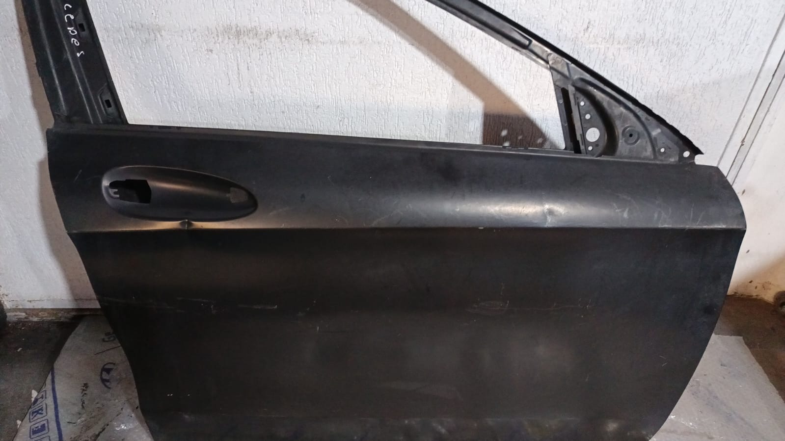 Porta dianteira esquerda Mercedes Classe C 2015-2019 - Imagem 8