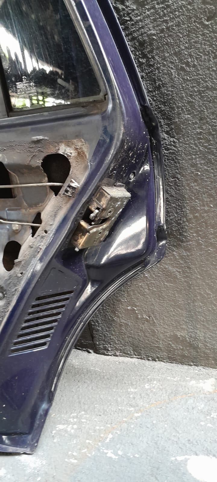 Porta traseira Volkswagen Santana 1992 A 1996 LD - Imagem 2