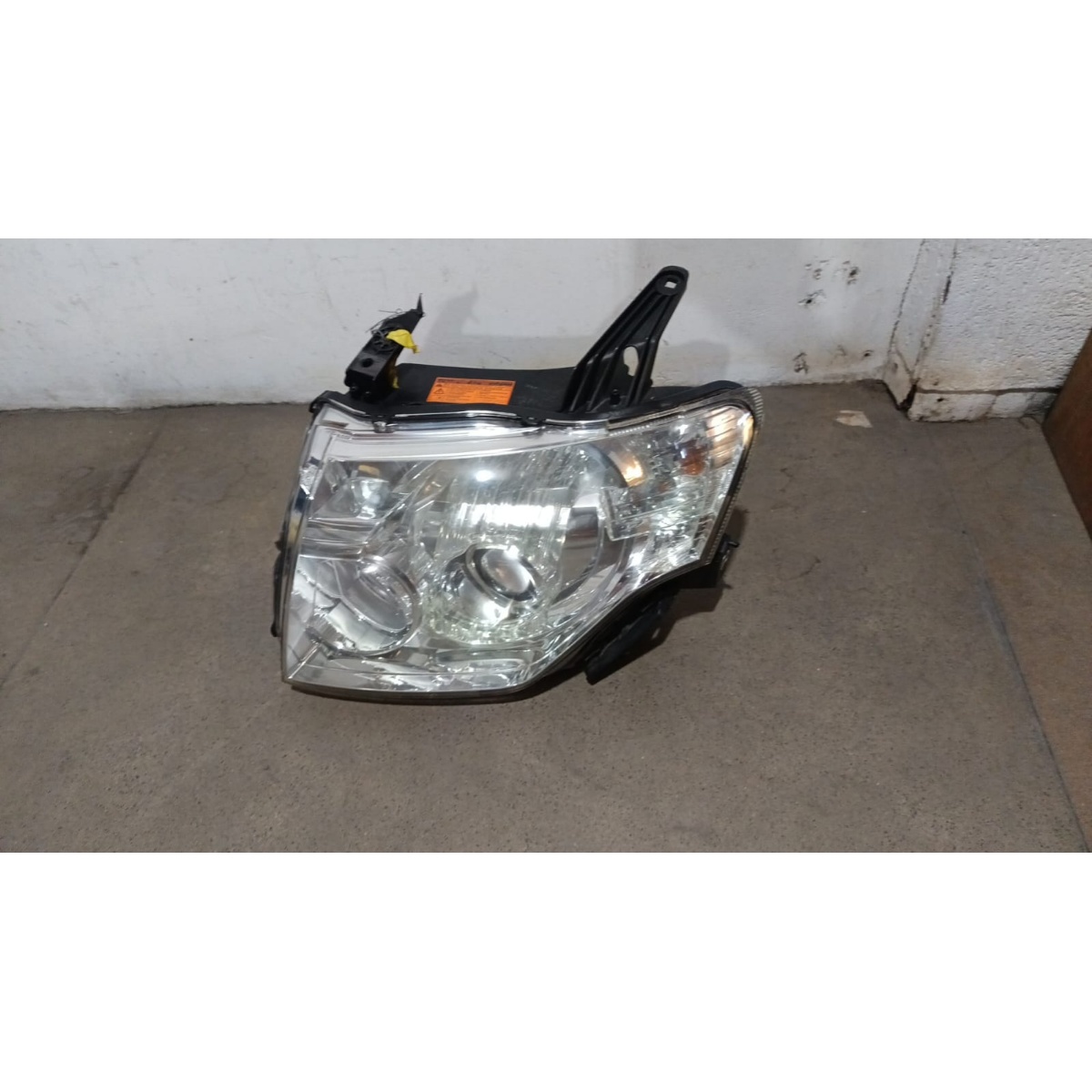 Farol Esquerdo Mitsubishi Pajero Full 2011/16 Xenon Completo Esquerdo/motorista