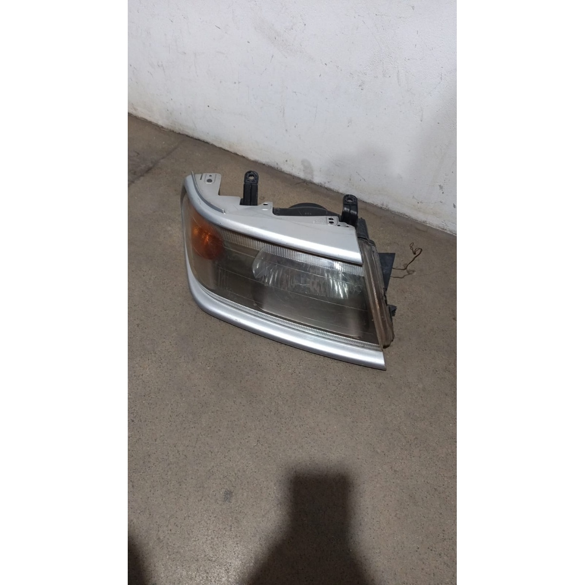 Farol Direito Mitsubishi Pajero Sport 1997 A 2008 Original Direito/passageiro - Imagem 4