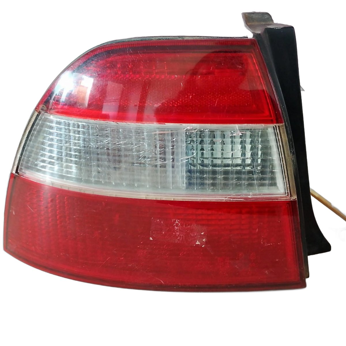 Lanterna Trasseira  Direita Do Honda Accorde Direito/passageiro Vermelho E Cristal (branco)