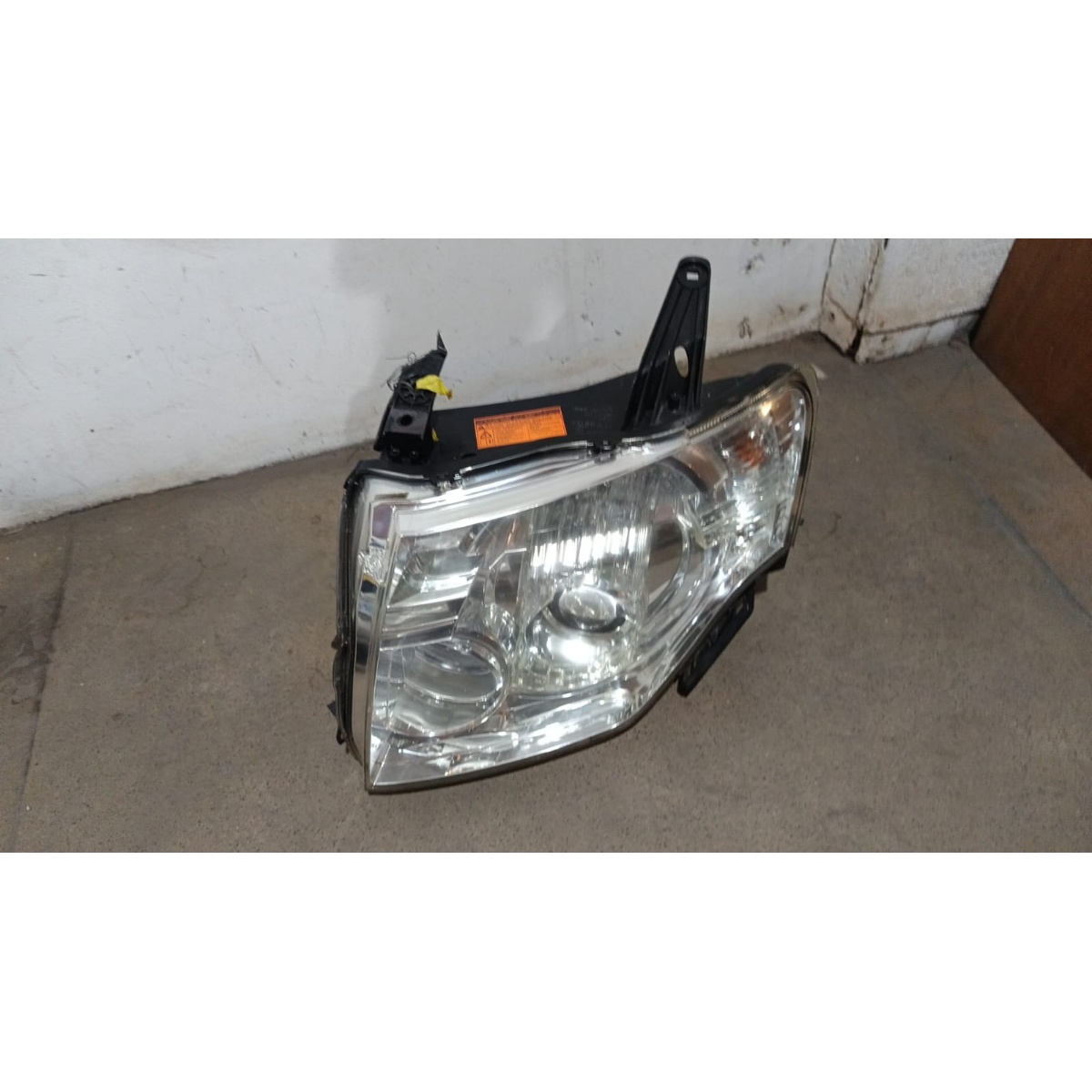 Farol Esquerdo Mitsubishi Pajero Full 2011/16 Xenon Completo Esquerdo/motorista - Imagem 2