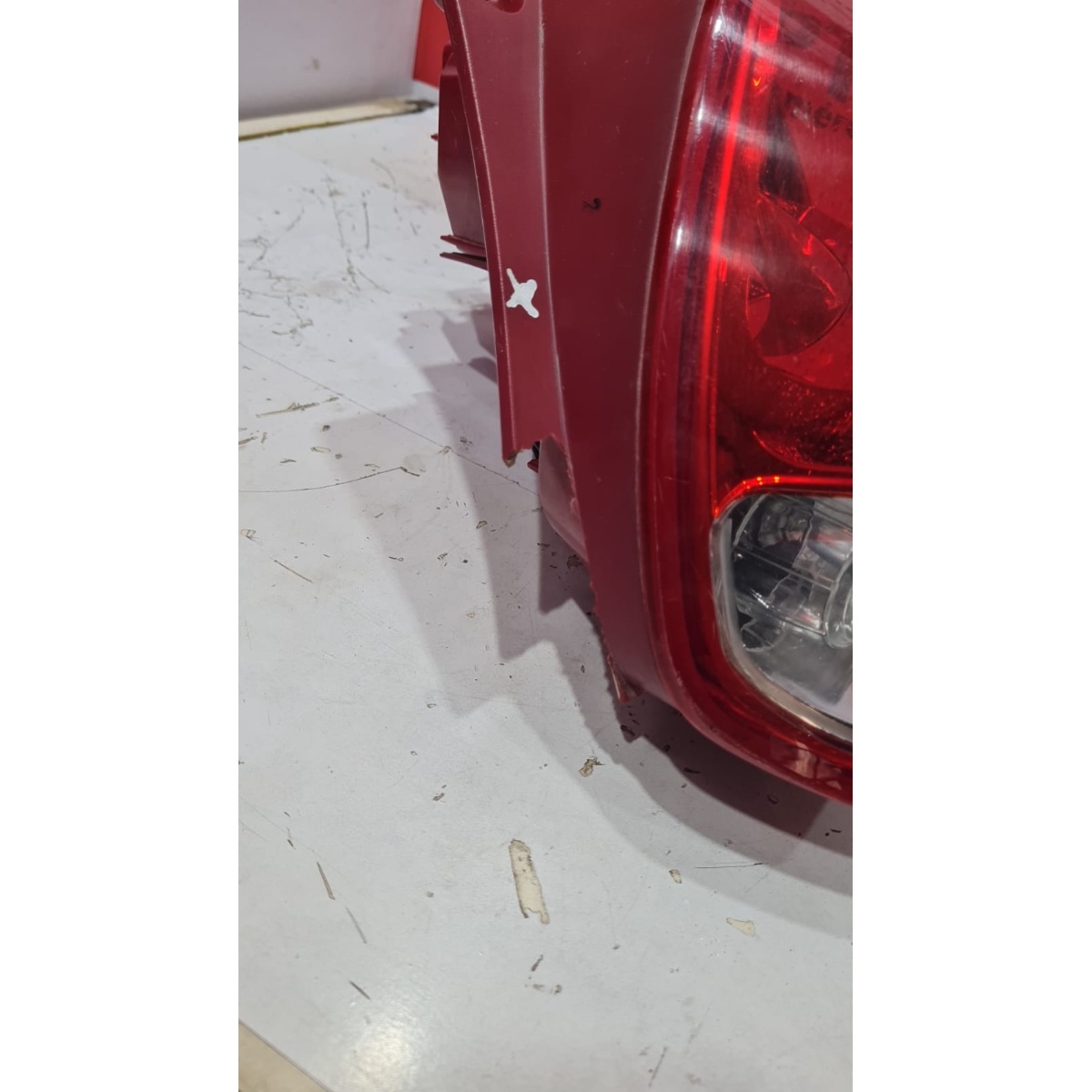 Lanterna Direita Hyundai Veloster 2012 COM AVARIA - Imagem 2