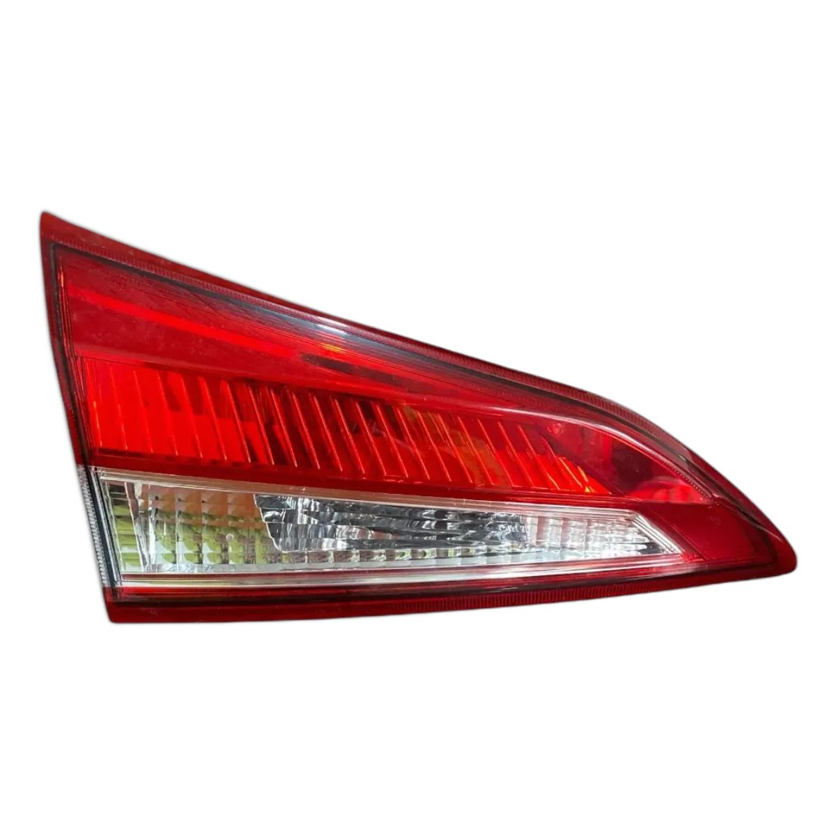 Lanterna Tampa Traseira Esquerda Toyota Yaris Hatch 18 A 25 - Imagem 1