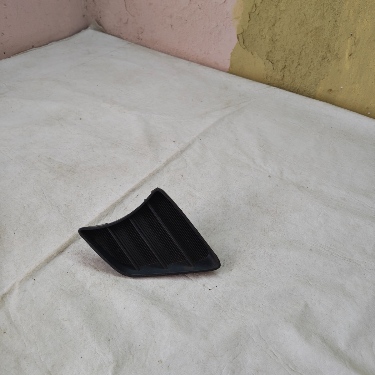 Moldura Parachoque Dianteiro Esquerdo Hilux