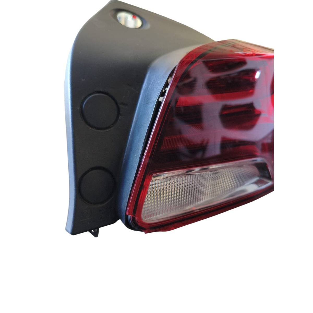 Lanterna Onix Hatch Ld 2020/2024 Vermelho - Imagem 1