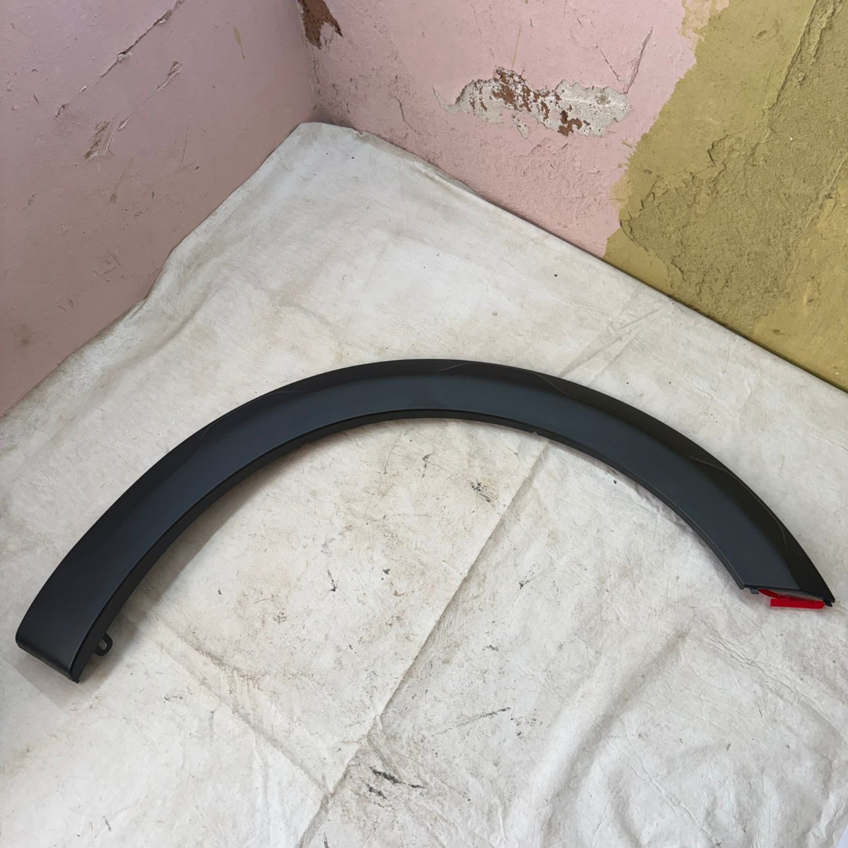 Moldura Paralama Dianteiro Direito VW Saveiro - Imagem 3
