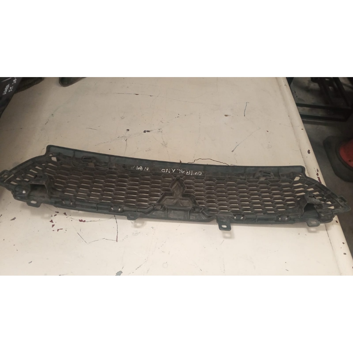 Grade Frontal Mitsubishi Outlander 2010-2013 6402a198 Preto Tela/grade - Imagem 3