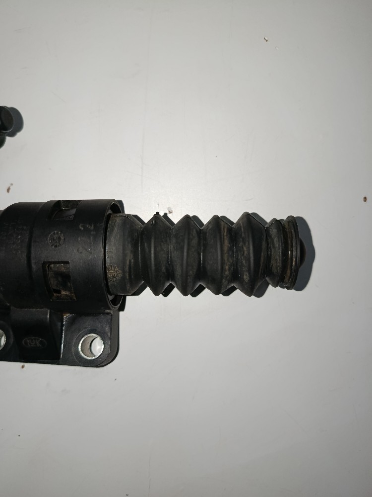 CILINDRO ATUADOR EMBREAGEM FIAT ARGO DOBLO CRONOS USADO - Imagem 2