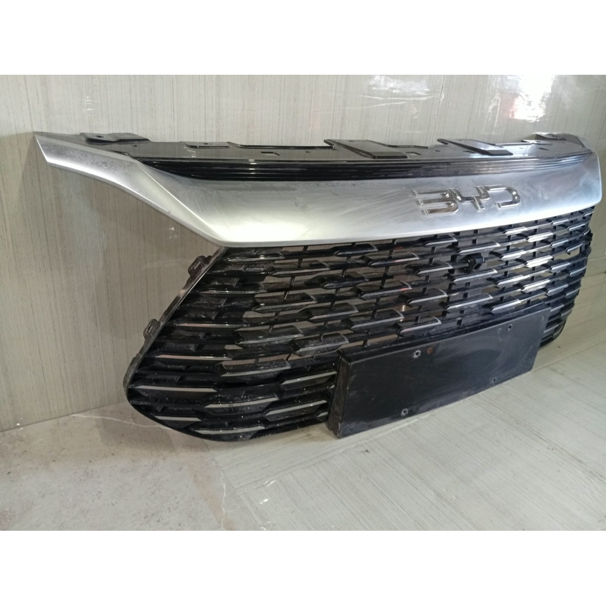 Grade Cromada Song Pro Byd 2024 2025 2026 Com Detalhe Prata Cromado - Imagem 4