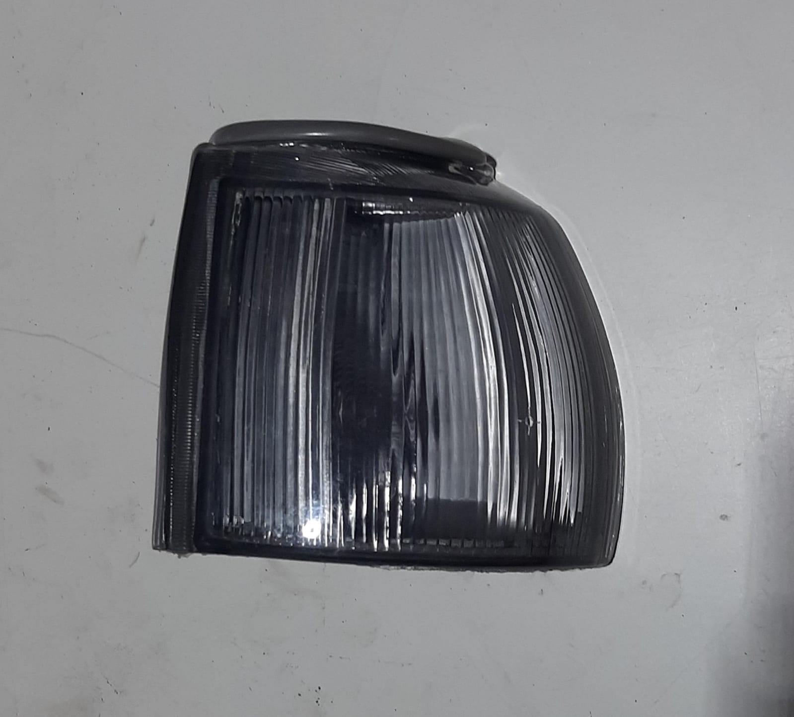 FAROL AUXILIAR DIANTEIRA UNO/ PREM /FIO 1991/2003 LADO DIREI