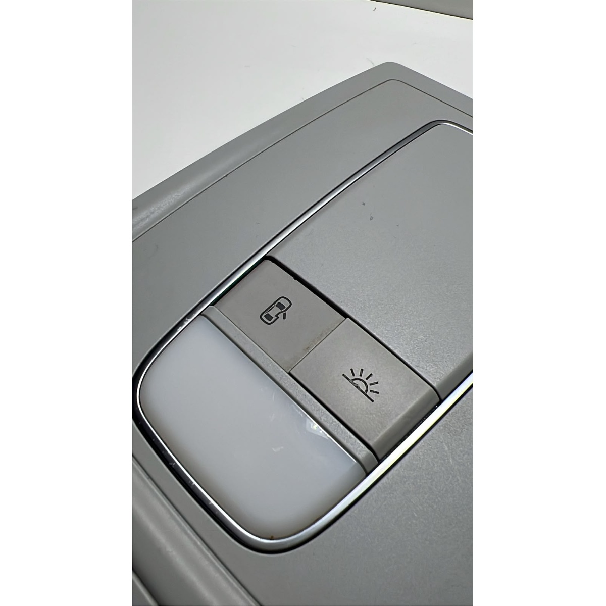 Luz De Teto Central Audi A3 2014 a 2016 8v0951177 - Imagem 3