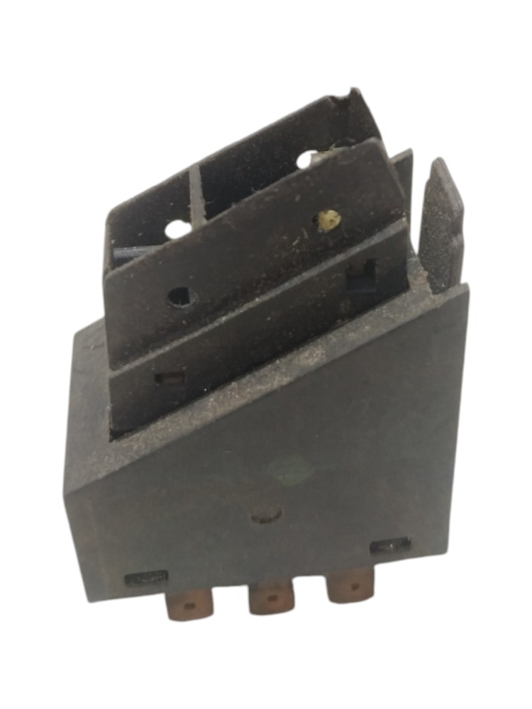 Botão Pisca Alerta Interruptor Gm Classic Corsa 94 93253179 - Imagem 3