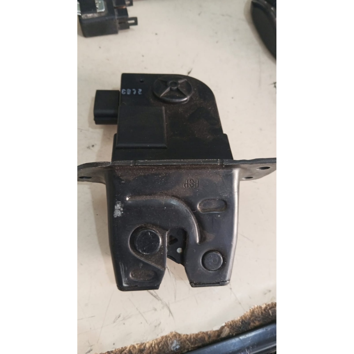 Fechadura Tampa Traseira Hyundai Veloster 2011 2012 2013