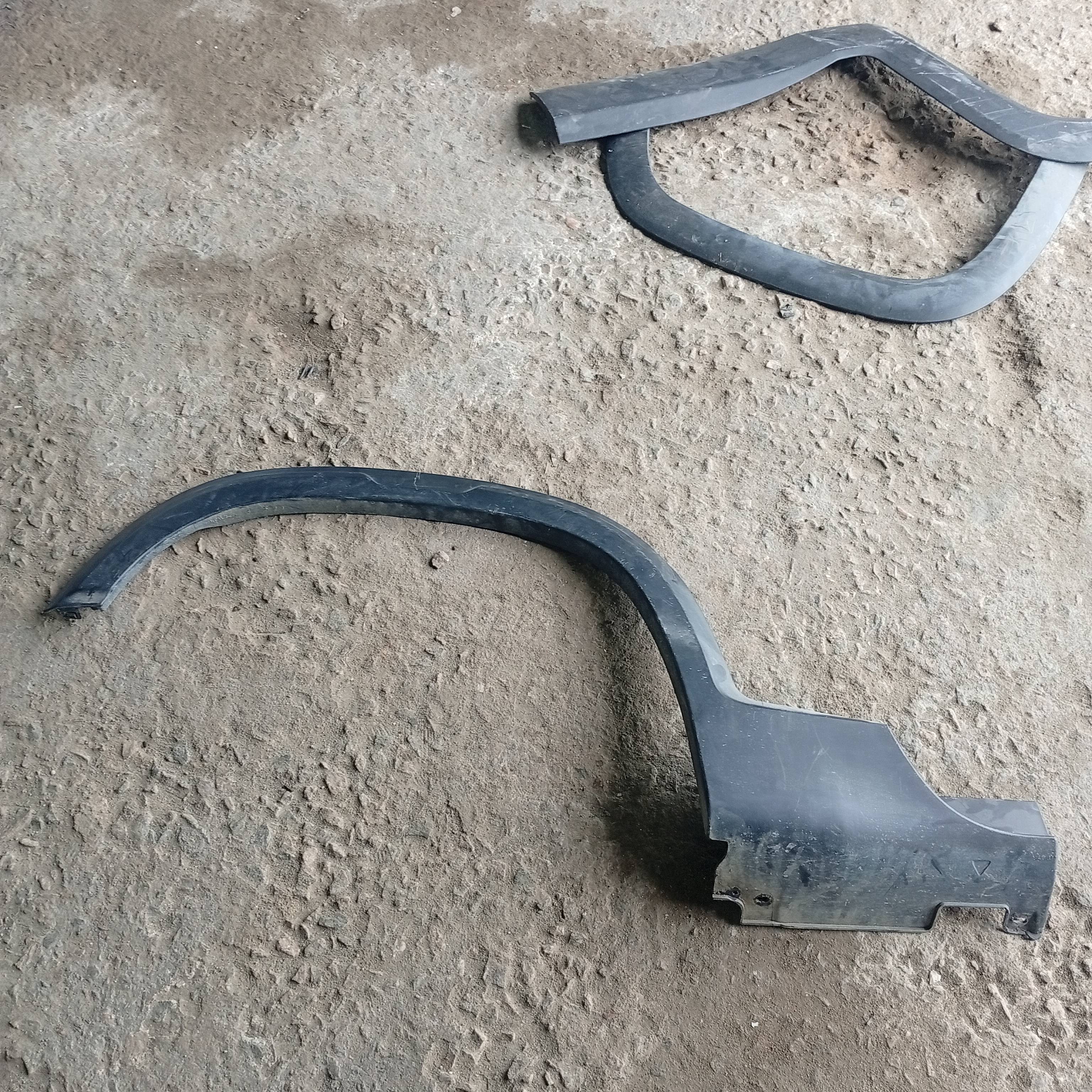Moldura Paralama Traseiro Direito Fiat Toro - Imagem 2