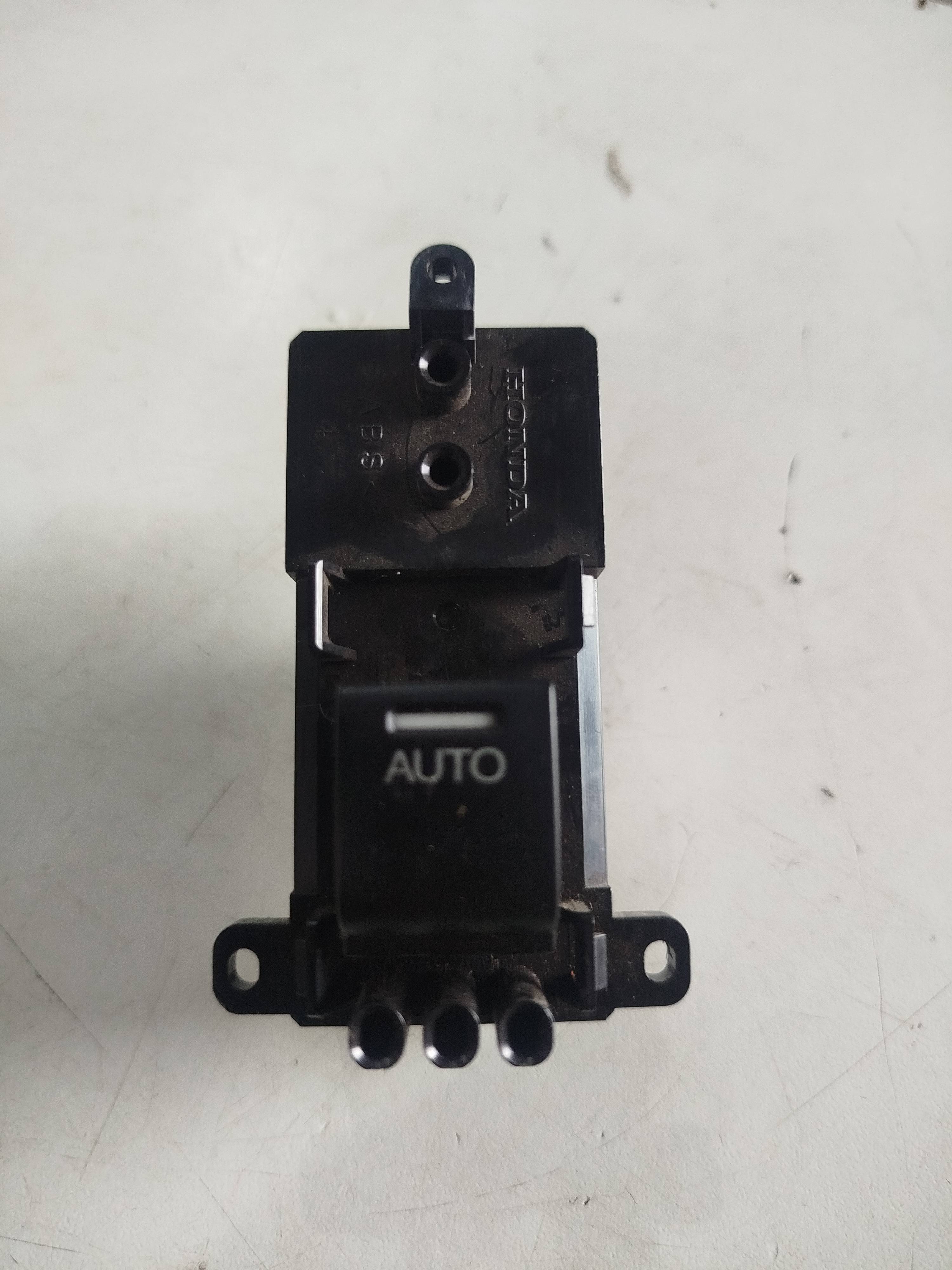 Interruptor Da Porta Traseira - Imagem 3