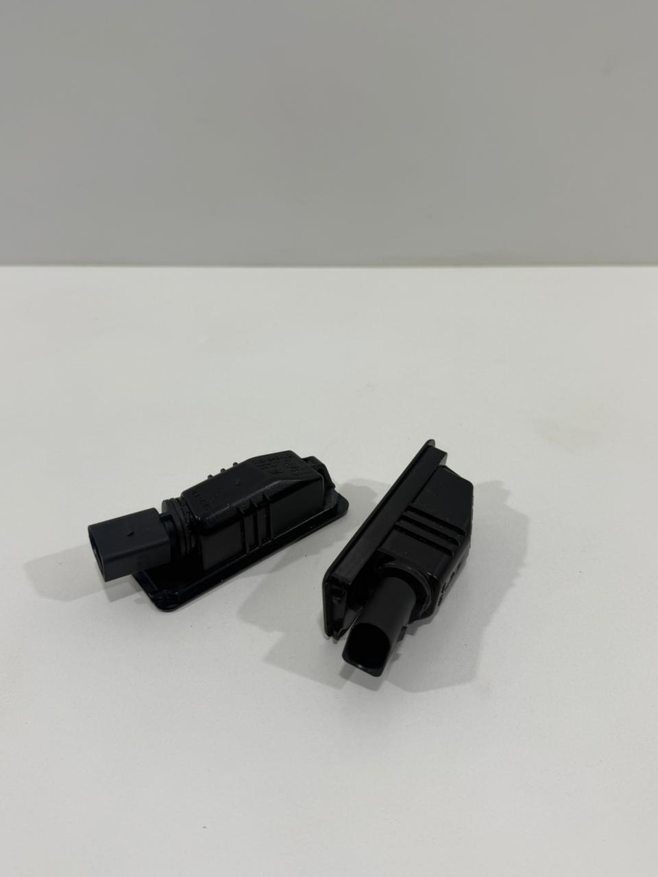 Par de Lanterna Luz de Placa VW Polo 1K8943021 - Imagem 4