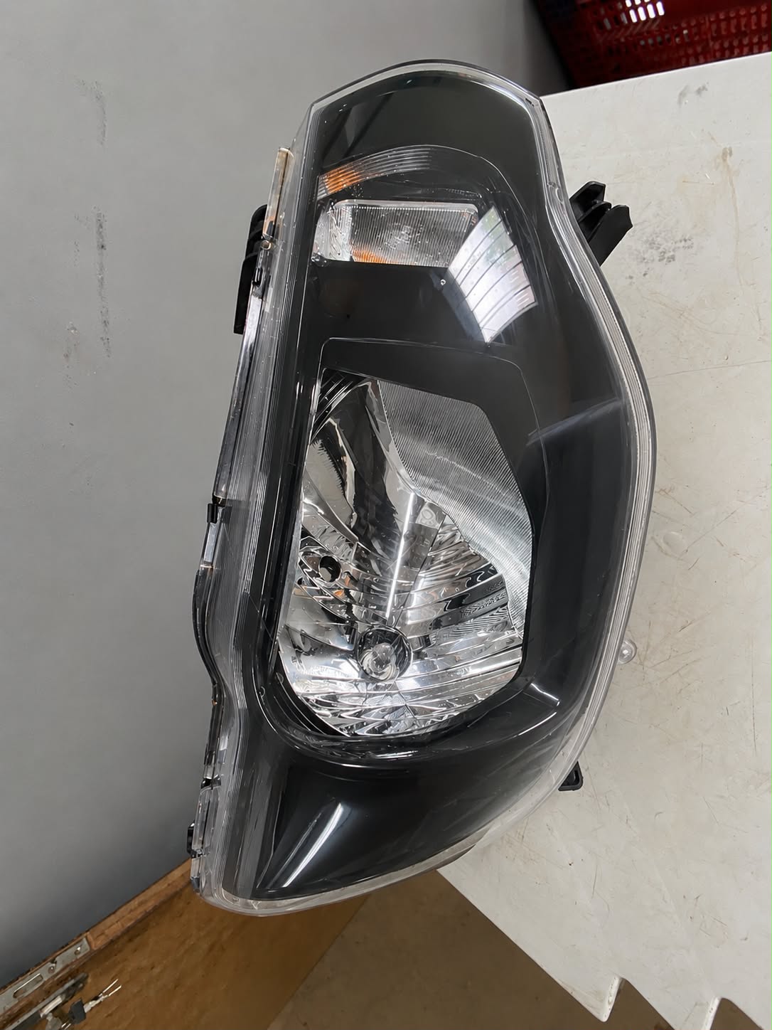 Farol Lado Direito Fiat Mobi 2015/2026 Direito/passageiro - Imagem 2