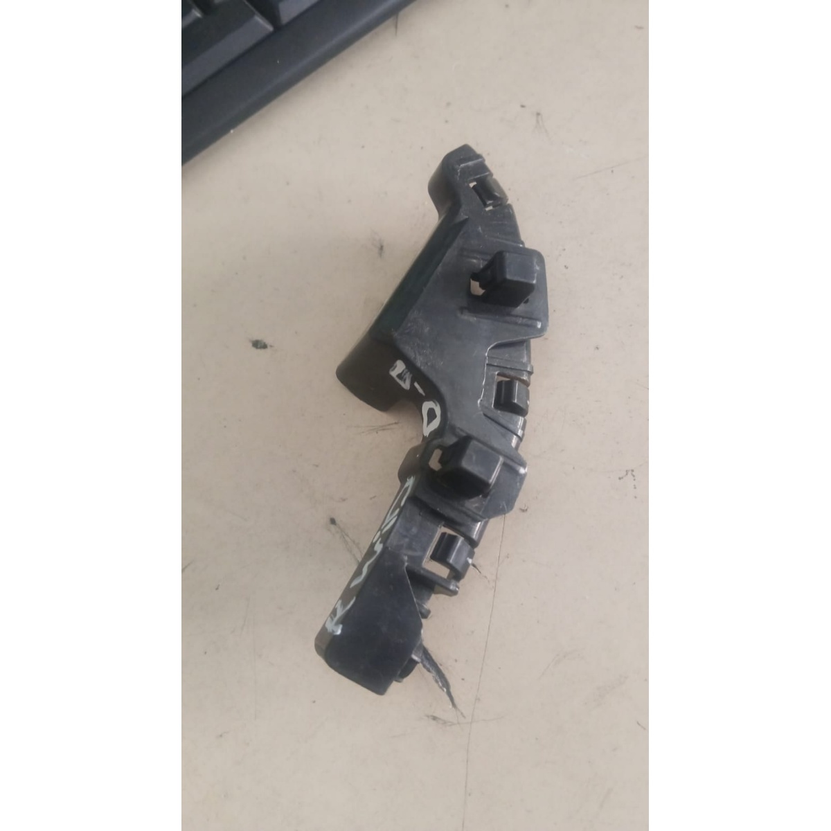 Suporte Parachoque Dianteiro Direito Kwid 2017-2021