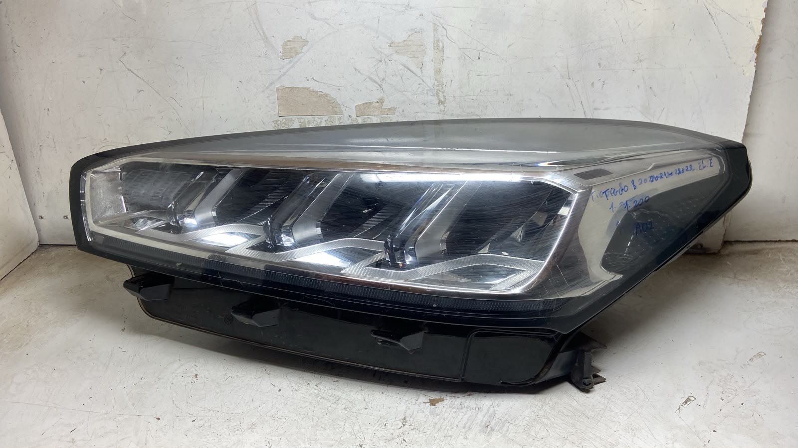 Farol Tiggo 8 Lado Esquerdo  2021 A 2025 Valor 1200