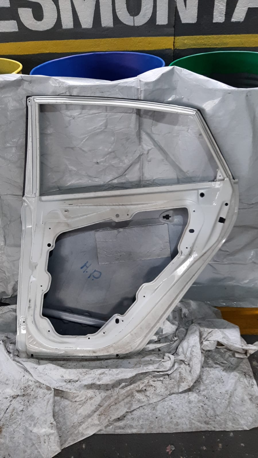 PORTA TRAS FORD K NOVO SEDAN LD BRANCA - Imagem 2