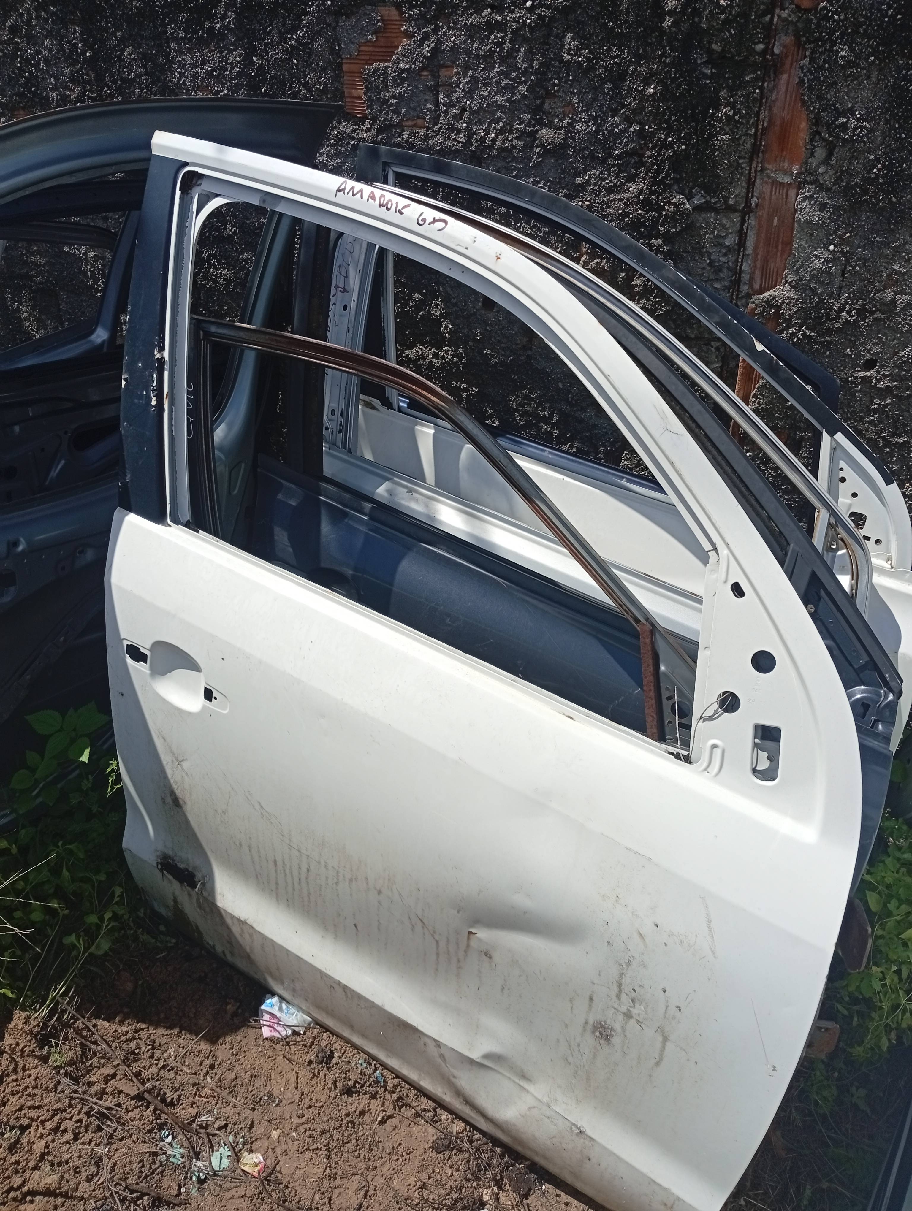 Porta Dianteira Direita Volkswagen Amarok - Imagem 2