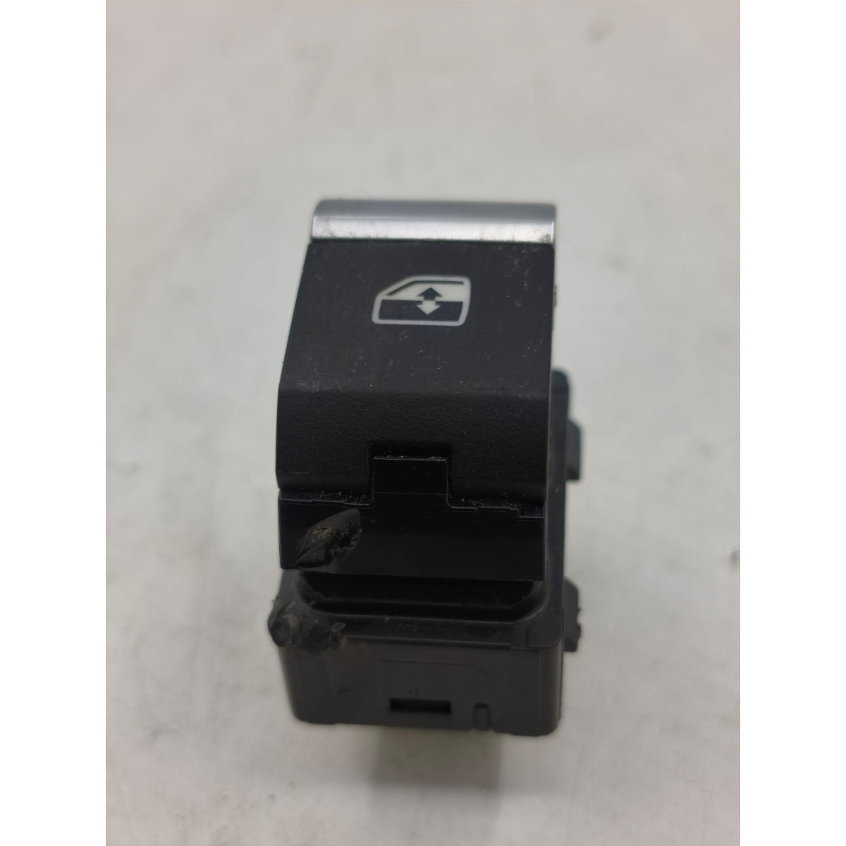 Botão Vidro Traseiro Esquerdo Audi Q5 2023 4M0959855 (Usado) - Imagem 2