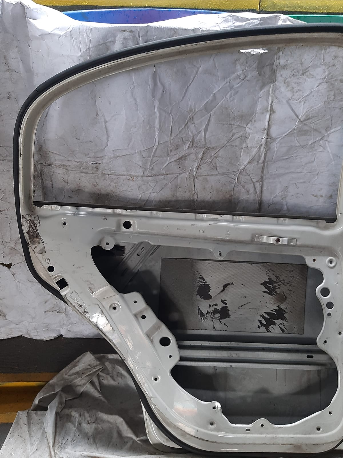 PORTA TRASEIRA POLO SEDAN 2003/2014 LADO ESQUERDO (BRANCO) - Imagem 3