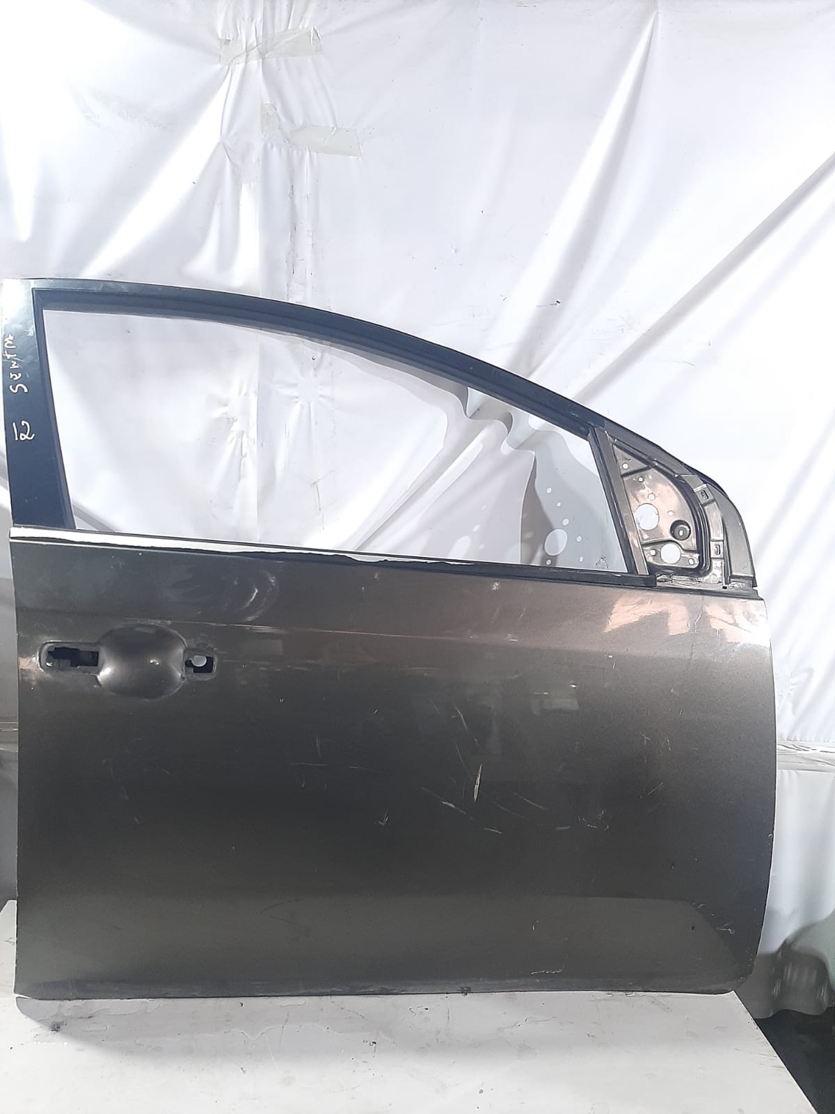 PORTA DIANTEIRA NISSAN SENTRA LADO DIREITO (CINZA)