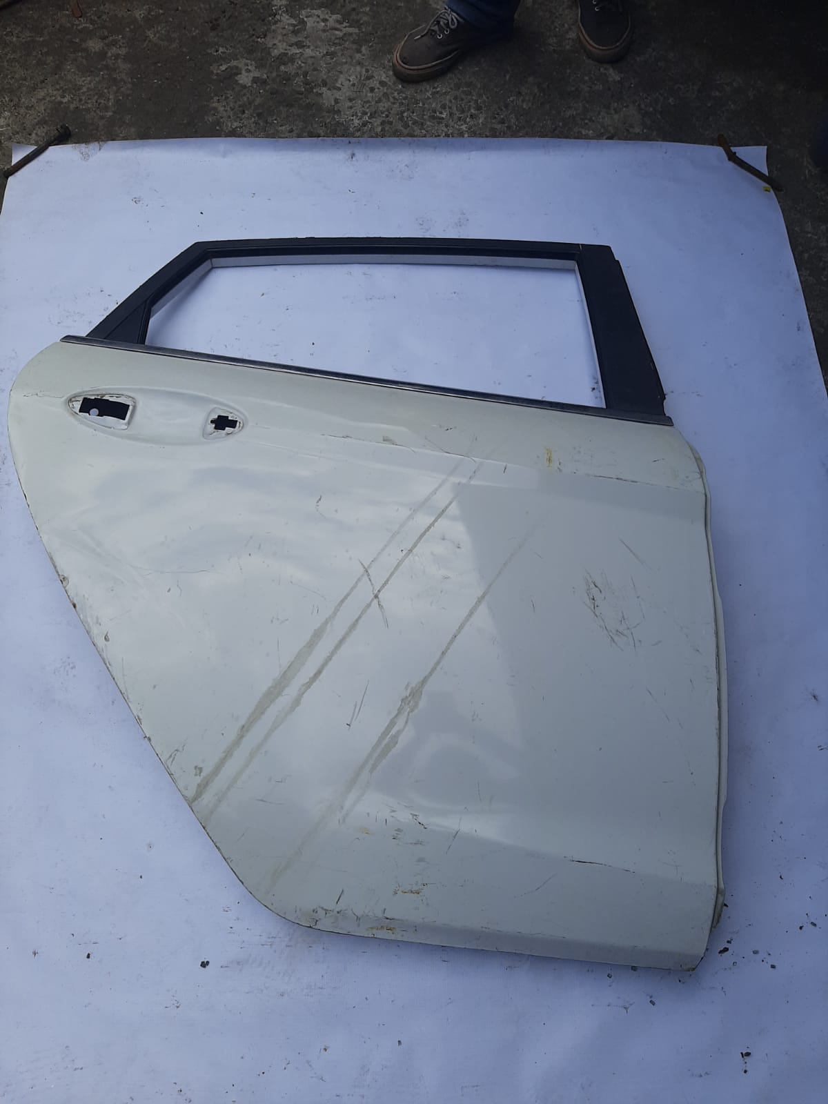PORTA TRASEIRA  HATCH 2013/2017 LADO DIREITO (BRANCO)