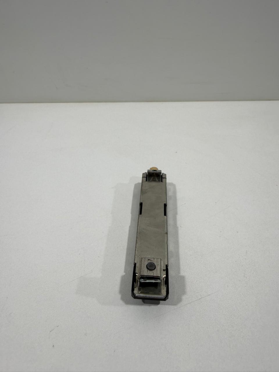 Antena Amplificadora Audi A3 Sedan 8V5035225B - Imagem 3
